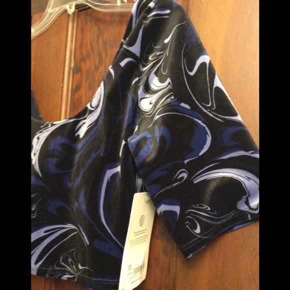 New with tags - Athleta Exhilarate velvet crop best for A-C cups - Picture 6 of 11